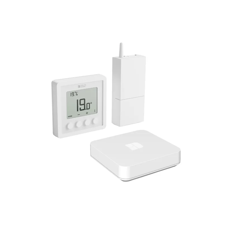 Pack Delta Dore Tybox Home RF 210 : thermostat blanc affichant 19,0 °C, récepteur à antenne et box Tydom Home.
